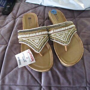 new with tags white mountain beaded sandals sz 7 1/2 M